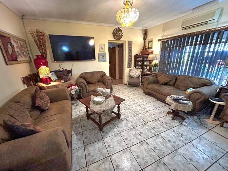 6 Bedroom Property for Sale in Brits North West